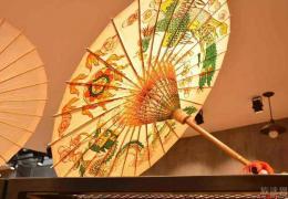 杭州特产：西湖绸伞