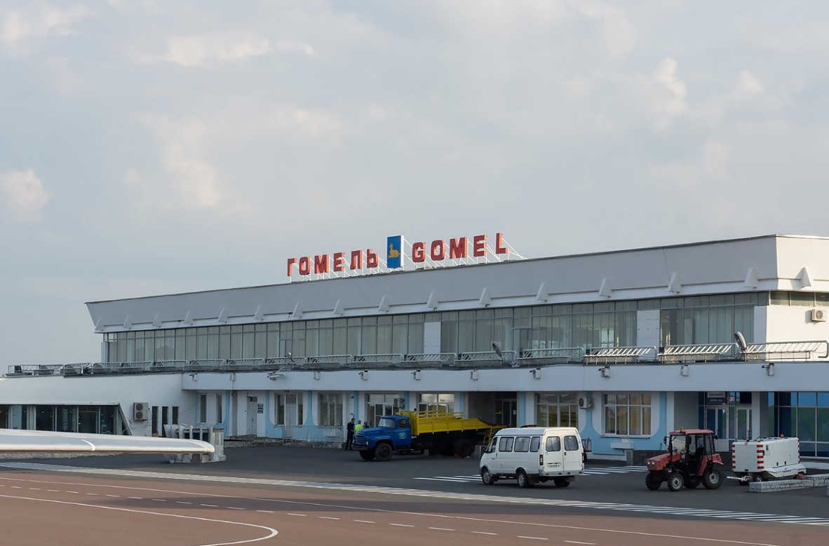 戈梅尔机场