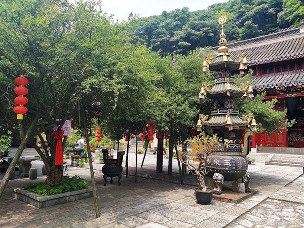 南京花山玉泉寺